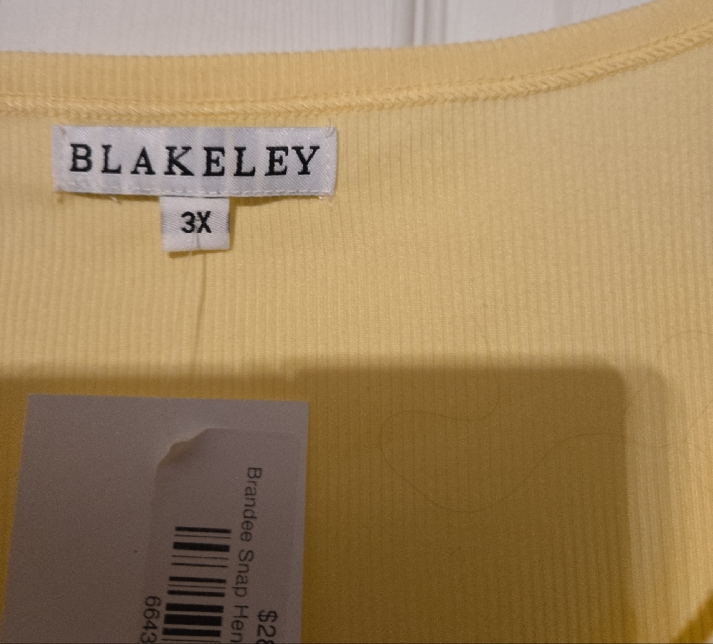 Womens Sleeveless Henley Tank Top - Picture 2 of 3